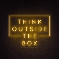 Think Outside The Box Neon Skilt